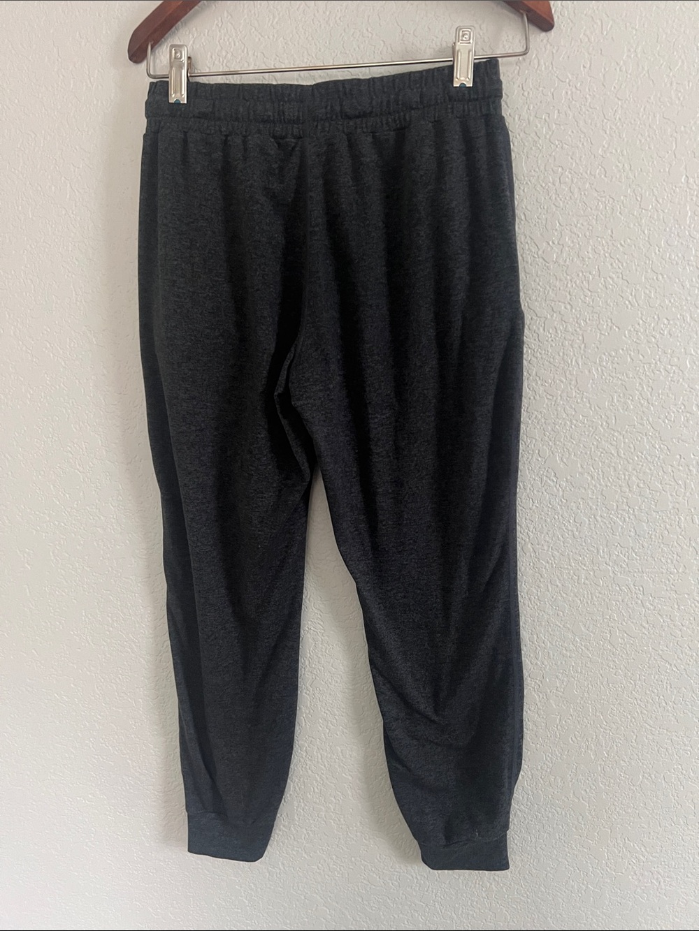 Vuori The Rise, The Shine Performance Joggers In Charcoal Heather.Size XS - Picture 5 of 8